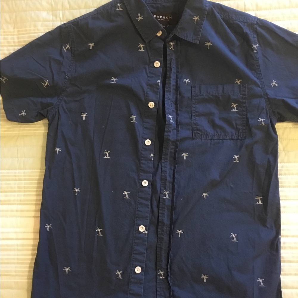 PACSUN Boys size 8 Hawaiian shirt, white palm trees on Navy. 100% cotton.